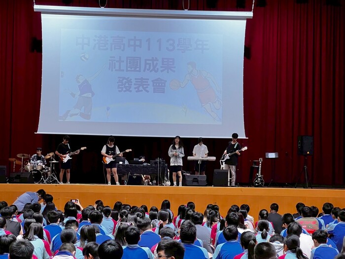 熱音社演出(另開新視窗/jpg檔)圖片