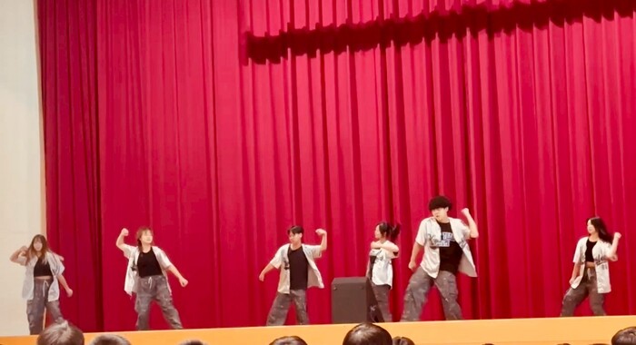 熱舞社表演(另開新視窗/jpg檔)圖片