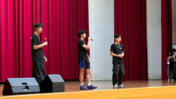 嘻研社表演