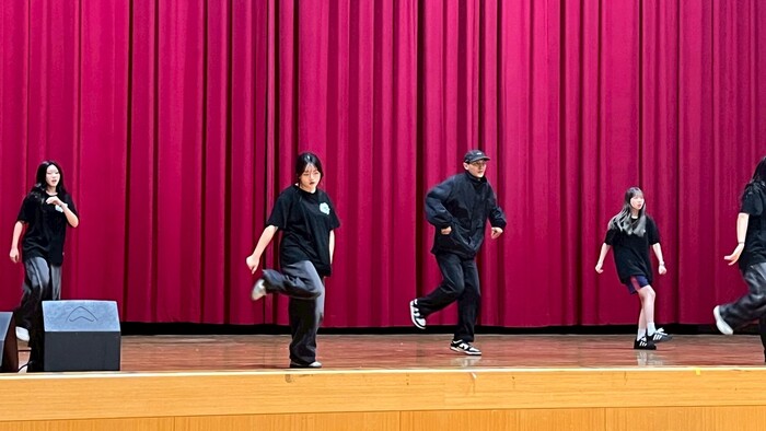 熱舞社表演