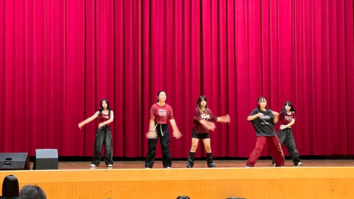 熱舞社表演