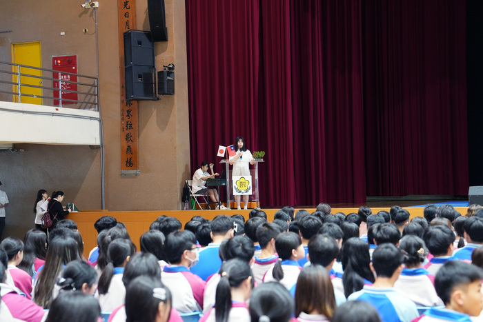 主持人王若伊(另開新視窗/jpg檔)圖片