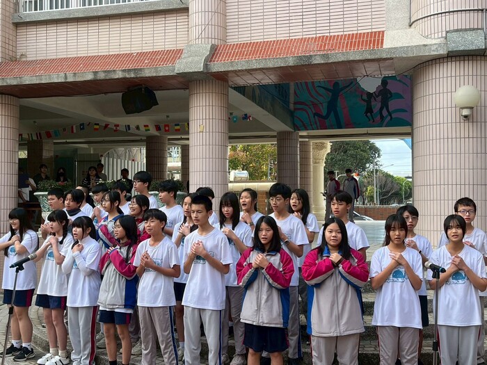 2025國二英語歌唱比賽-冠軍209獻唱(另開新視窗/jpg檔)圖片